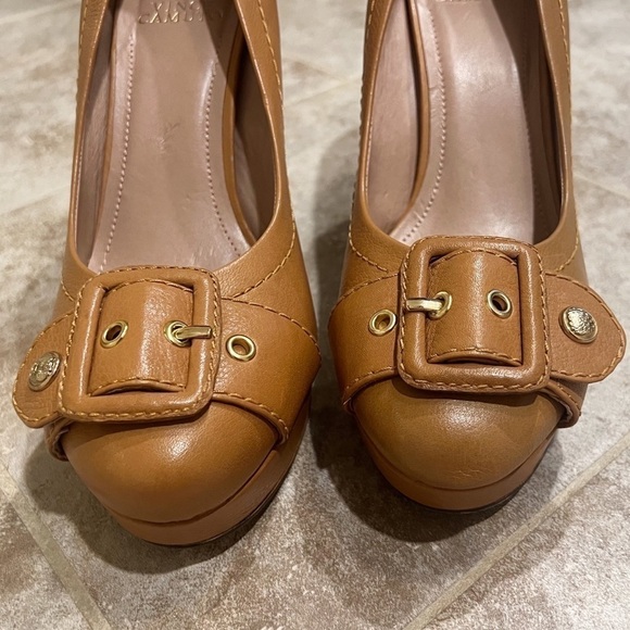 🆕 Vince Camuto Eldred tan leather platform round toe slip on heels … - Picture 6 of 8